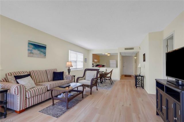 1057 Forest Lakes DR 1208, Naples, FL 34105