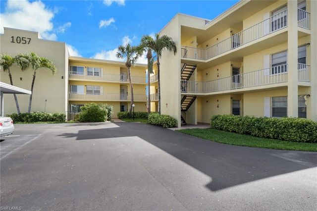 1057 Forest Lakes DR 1208, Naples, FL 34105