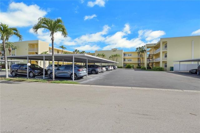 1057 Forest Lakes DR 1208, Naples, FL 34105