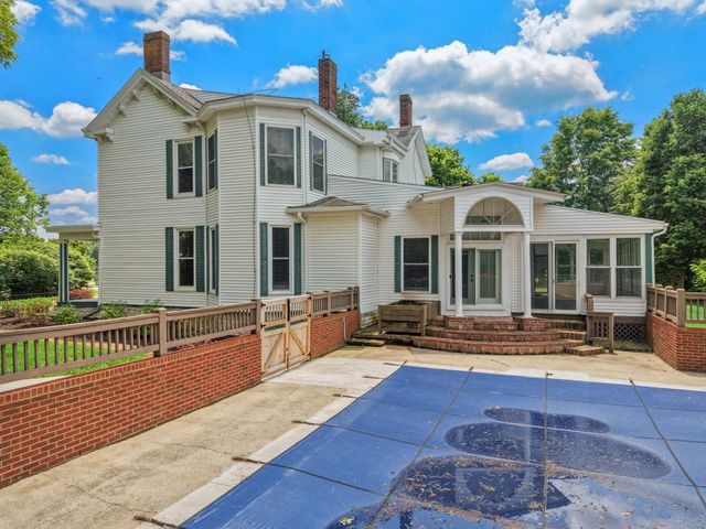 1253 Millersburg Road, Paris, KY 40361