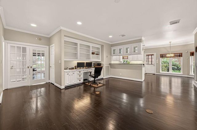 4616 Spruce Street, Bellaire, TX 77401