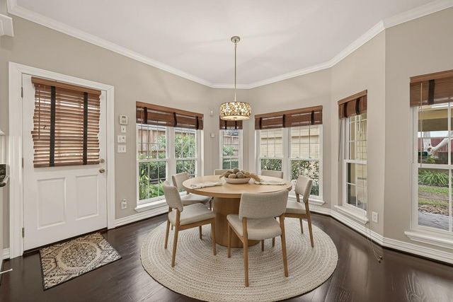 4616 Spruce Street, Bellaire, TX 77401