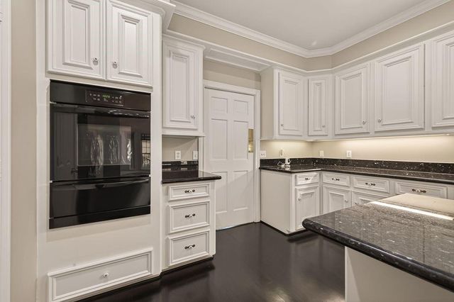 4616 Spruce Street, Bellaire, TX 77401