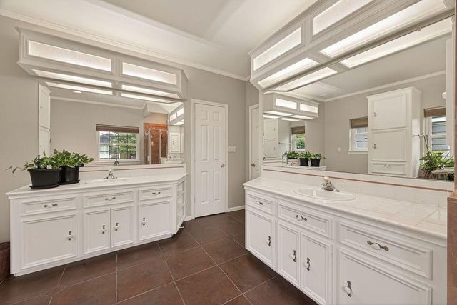 4616 Spruce Street, Bellaire, TX 77401