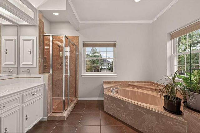 4616 Spruce Street, Bellaire, TX 77401