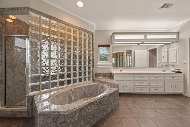 4616 Spruce Street, Bellaire, TX 77401
