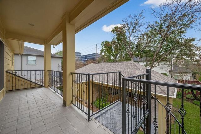 4616 Spruce Street, Bellaire, TX 77401