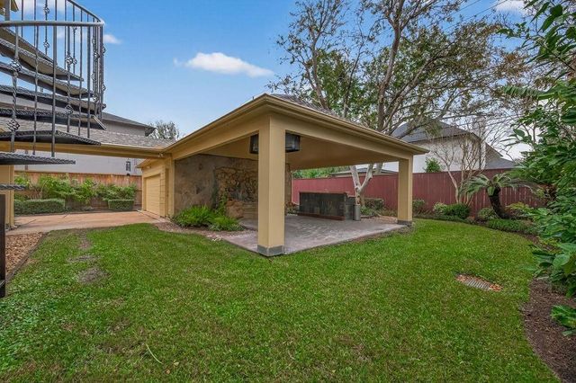 4616 Spruce Street, Bellaire, TX 77401