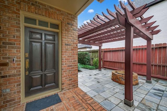 4616 Spruce Street, Bellaire, TX 77401