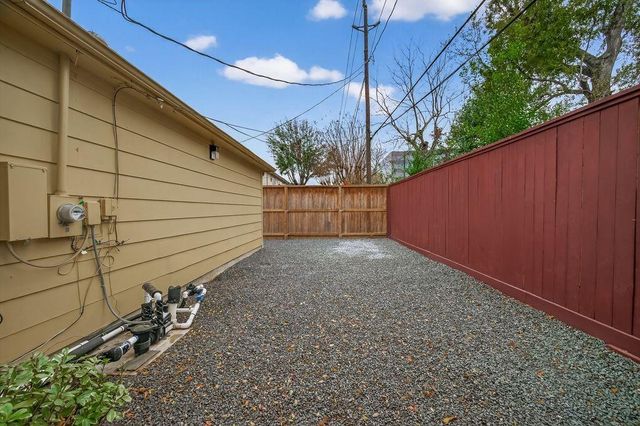 4616 Spruce Street, Bellaire, TX 77401