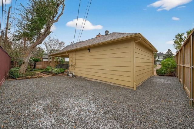 4616 Spruce Street, Bellaire, TX 77401