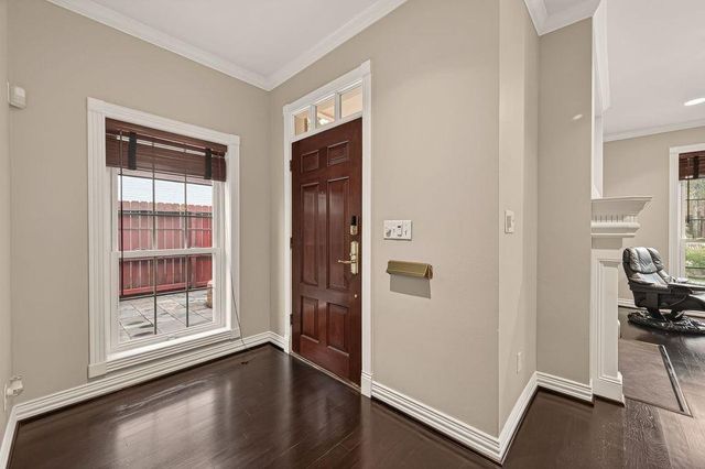 4616 Spruce Street, Bellaire, TX 77401