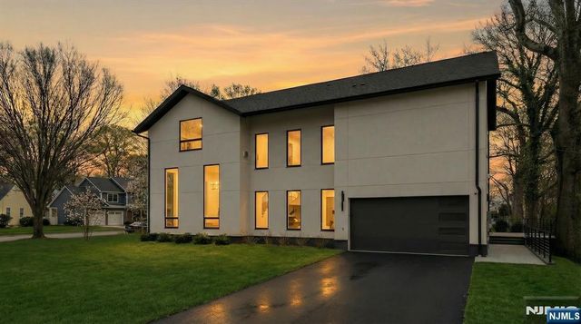 648 Falmouth Avenue, Paramus, NJ 07652