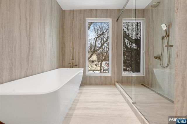 648 Falmouth Avenue, Paramus, NJ 07652