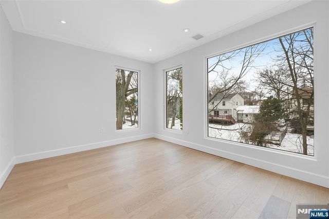 648 Falmouth Avenue, Paramus, NJ 07652