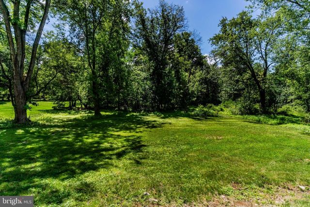 7233 UNION DEPOSIT RD, Hummelstown, PA 17036