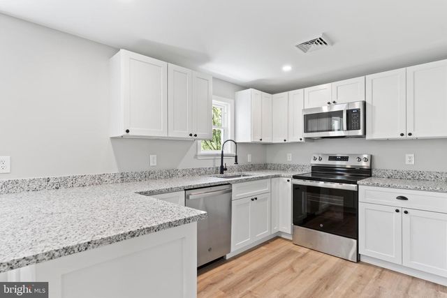7233 UNION DEPOSIT RD, Hummelstown, PA 17036