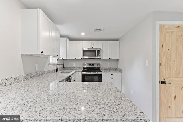 7233 UNION DEPOSIT RD, Hummelstown, PA 17036