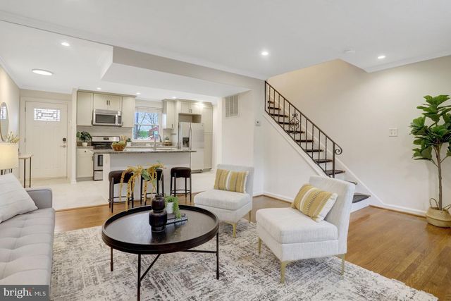 32 ANCELL ST, Alexandria, VA 22305