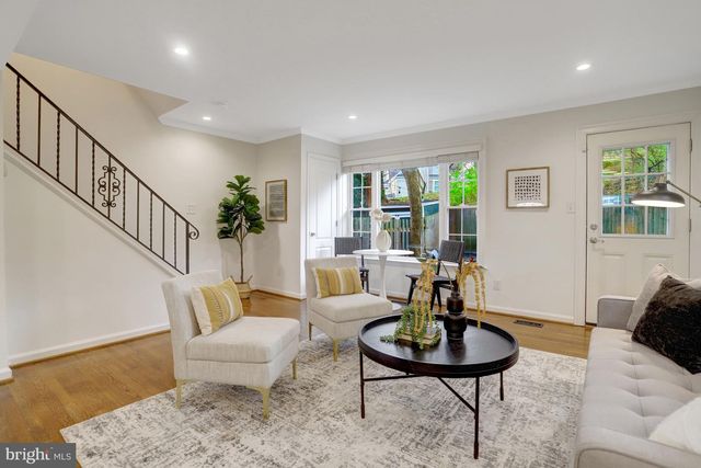 32 ANCELL ST, Alexandria, VA 22305