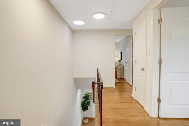 32 ANCELL ST, Alexandria, VA 22305