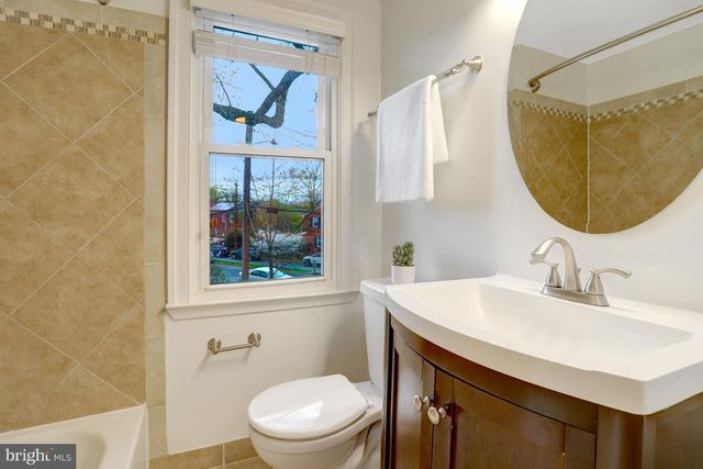 32 ANCELL ST, Alexandria, VA 22305