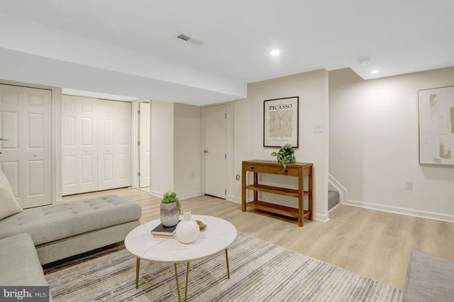 32 ANCELL ST, Alexandria, VA 22305