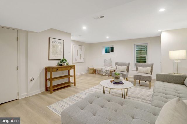 32 ANCELL ST, Alexandria, VA 22305