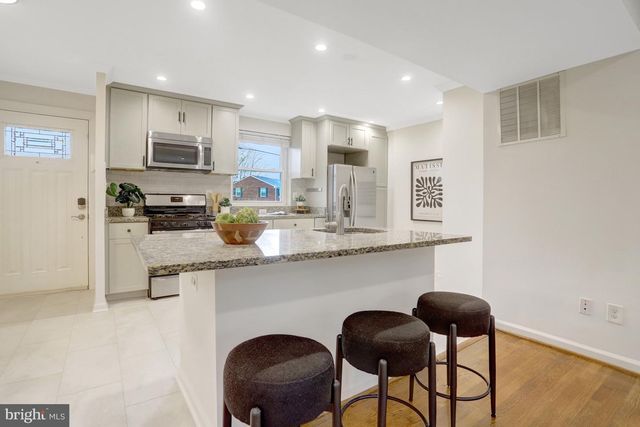 32 ANCELL ST, Alexandria, VA 22305