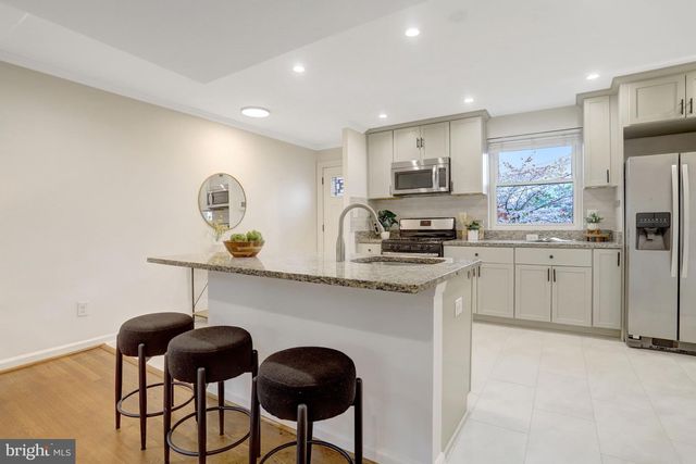 32 ANCELL ST, Alexandria, VA 22305