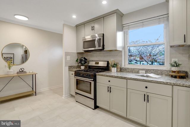 32 ANCELL ST, Alexandria, VA 22305