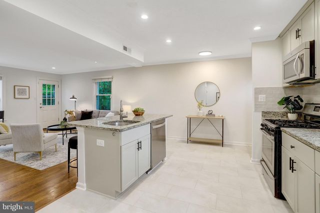 32 ANCELL ST, Alexandria, VA 22305