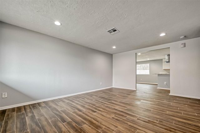 4418 Knotty Oaks Trail, Houston, TX 77045
