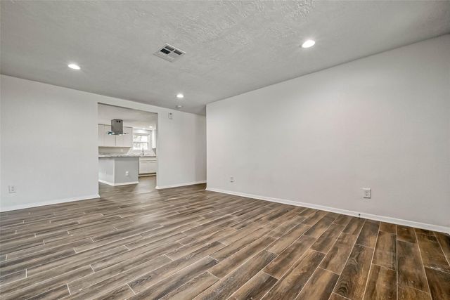 4418 Knotty Oaks Trail, Houston, TX 77045