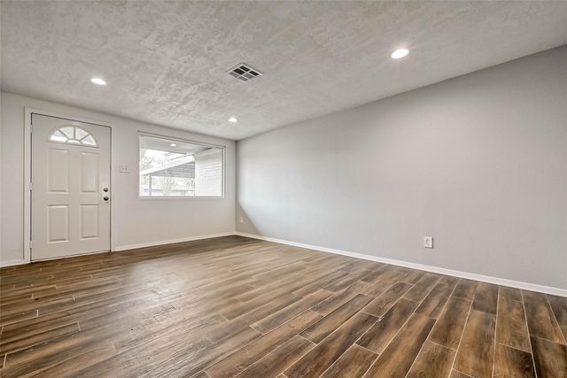 4418 Knotty Oaks Trail, Houston, TX 77045