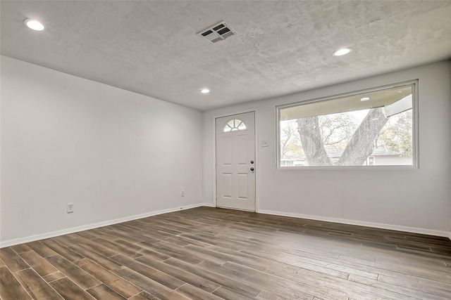 4418 Knotty Oaks Trail, Houston, TX 77045