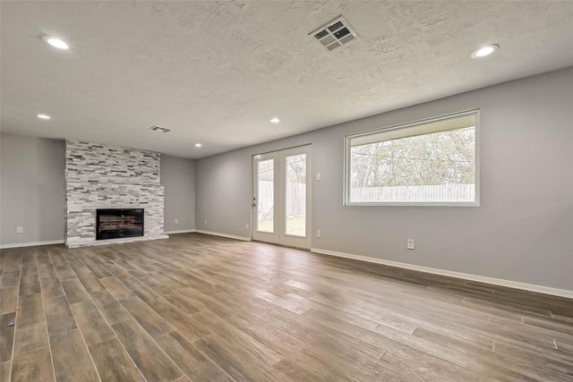 4418 Knotty Oaks Trail, Houston, TX 77045