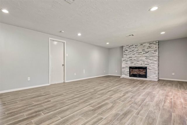4418 Knotty Oaks Trail, Houston, TX 77045