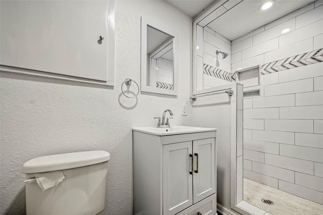 4418 Knotty Oaks Trail, Houston, TX 77045