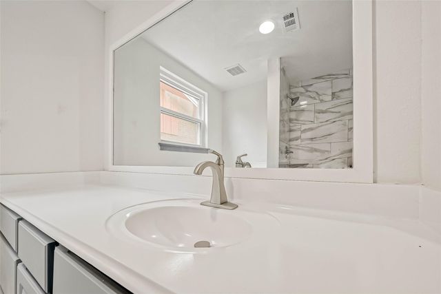 4418 Knotty Oaks Trail, Houston, TX 77045