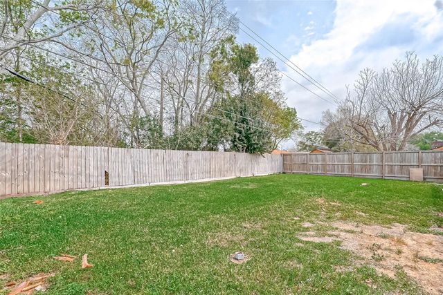 4418 Knotty Oaks Trail, Houston, TX 77045