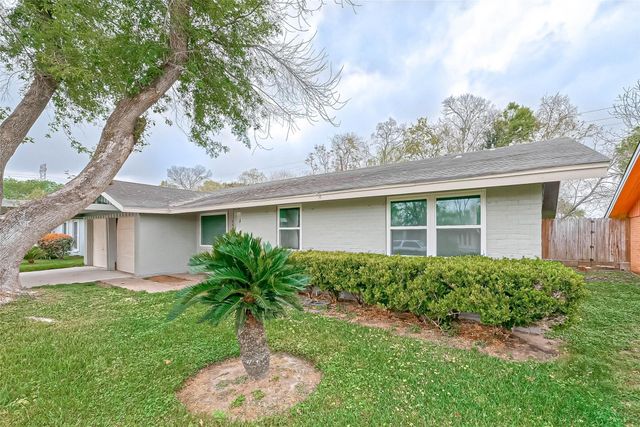 4418 Knotty Oaks Trail, Houston, TX 77045
