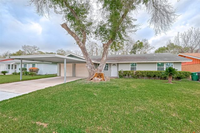 4418 Knotty Oaks Trail, Houston, TX 77045