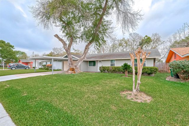 4418 Knotty Oaks Trail, Houston, TX 77045