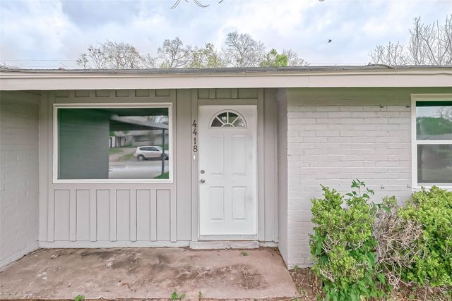 4418 Knotty Oaks Trail, Houston, TX 77045