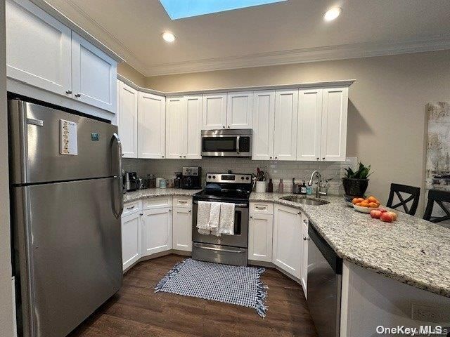 50-3K Stewart Avenue 3K, Huntington, NY 11743