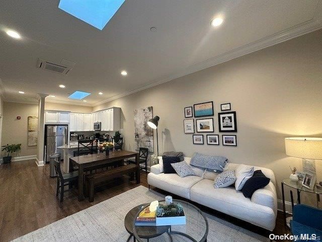 50-3K Stewart Avenue 3K, Huntington, NY 11743