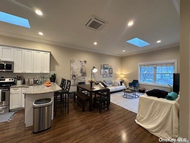 50-3K Stewart Avenue 3K, Huntington, NY 11743