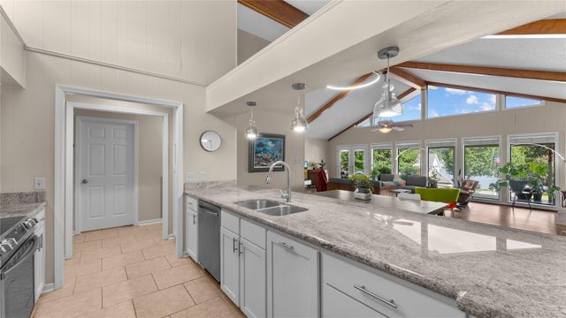 1617 Green Briar Drive, Huntsville, TX 77340
