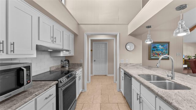 1617 Green Briar Drive, Huntsville, TX 77340